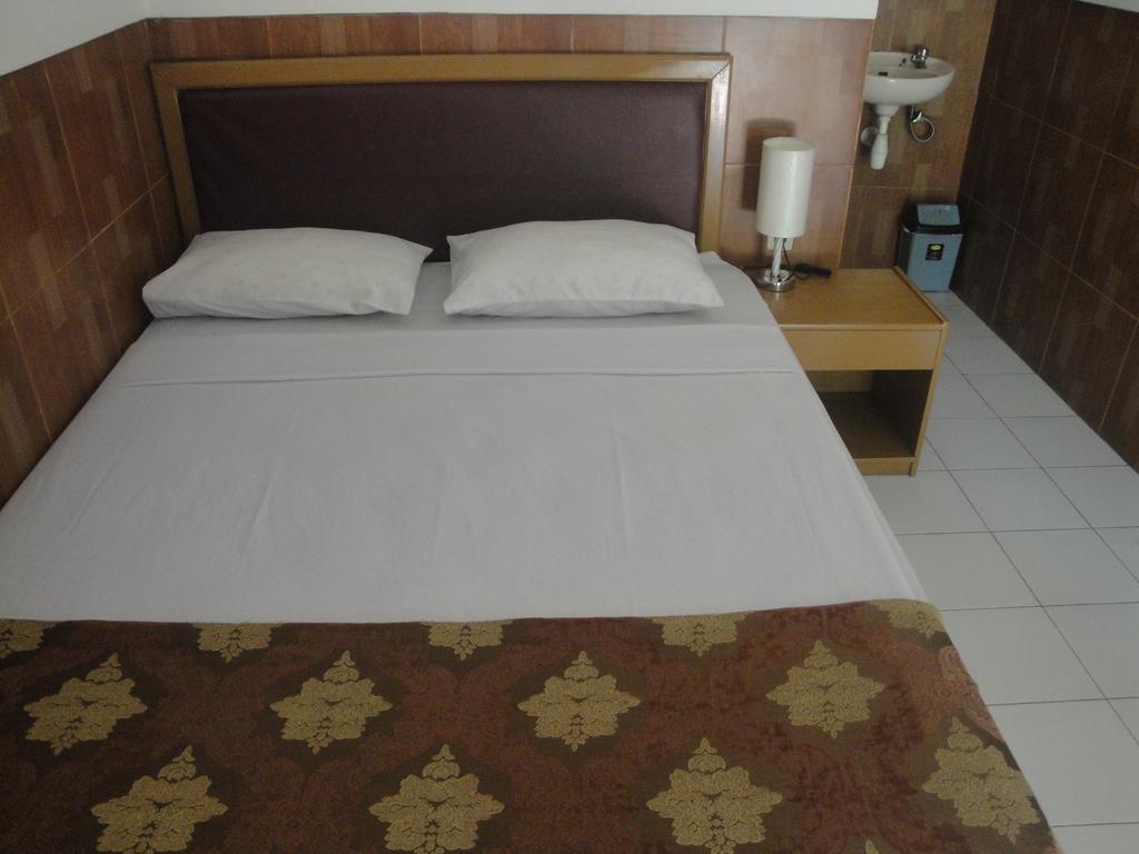 Hotel Ratih Mataram Room photo